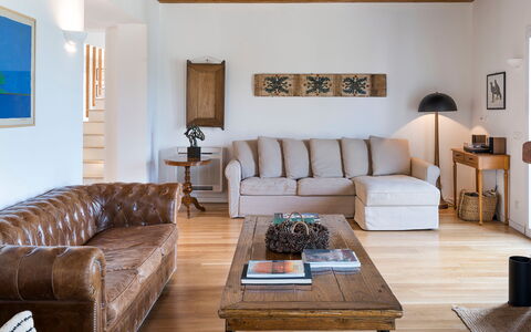 Casaita: Meubilair, Interieur Ontwerp, Bankstel, Flooring, Hout, Woonkamer, Verdieping, Kamer, Tafel, Huis