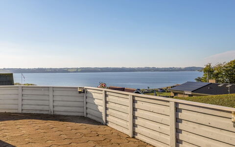 Valea - 600M from the Sea: Verblijf, Backyard, Werf, Garden Gebouwen, Schuur, Siding, Buitenmeubels, Blokhut, Outdoor Structuur, Keet