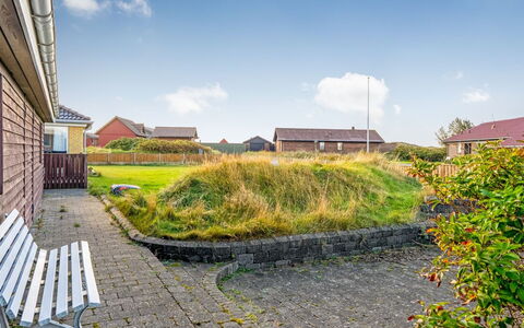 Gisa - 500M from the Sea: Meubilair, Hout, Interieur Ontwerp, Flooring, Verdieping, Stoel, Kamer, Plafond, Woonkamer, Appartement