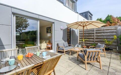 Le Nid du Golfe: Meubilair, Stoel, Bloempot, Huis, Tuin, Buitenmeubels, Kamerplant, Keuken En Eettafel, Landscaping