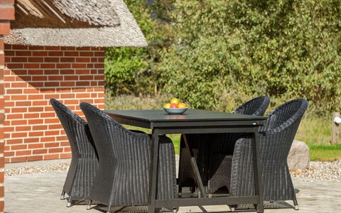 Alvina - 3.2Km from the Sea: Dak, Huis, Huis, Verblijf, Deur, Siding, Dek, Veranda, Plank, Hardwood