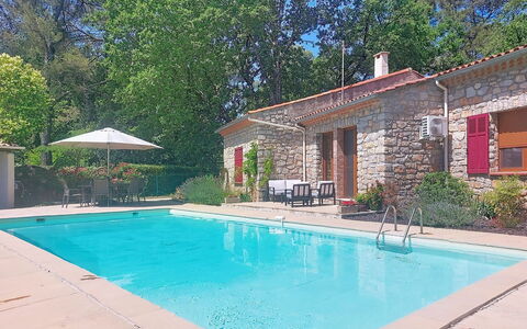 Les Pierres Fleuries: Zwembad, Toevlucht, Landgoed, Eco Hotel, Buitenmeubels, Hacienda, Landscaping, Backyard, Villa, Boerderij