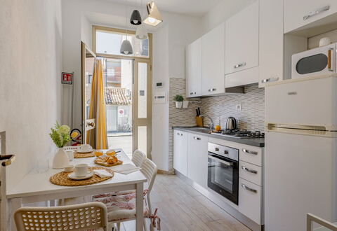 Casa La Conchiglia: Toestel Van De Keuken, Meubilair, Keuken, Interieur Ontwerp, Major Appliance, Countertop, Flooring, Hout, Huishoudapparatuur, Cabinetry