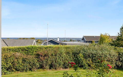 Tjarven - 350M from the Sea: Lucht, Blauw, Struik, Land Lot, Groundcover, Haag, Tuin, Landscaping, Gazon, Voorstad