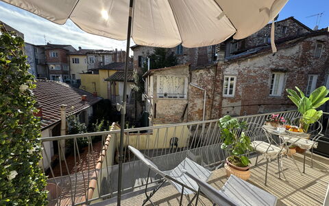 Casa Capolino: Balkon, Appartement, Bloempot, Kamerplant, Stoel