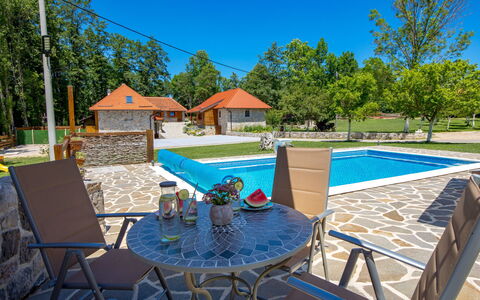 Relax Lika: Stad, Appartement, Menselijke Nederzetting, Toevlucht, Condominium, Hotel, Badplaats, Zwembad, Badplaats, Eco Hotel