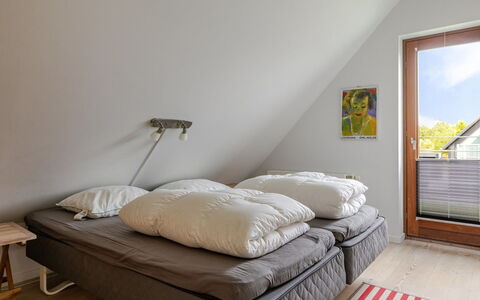Thomine - 2.5Km from the Sea: Flooring, Verdieping, Plafond, Interieur Ontwerp, Countertop, Keuken, Cabinetry, Kamer, Major Appliance, Lichte Inrichting
