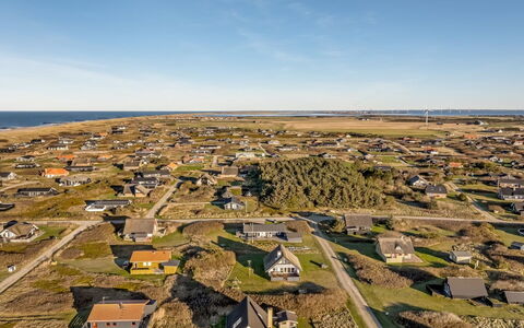 Amber - 300M from the Sea: Huis, Dak, Huis, Verblijf, Schuur, Garden Gebouwen, Siding, Werf, Blokhut, Hut