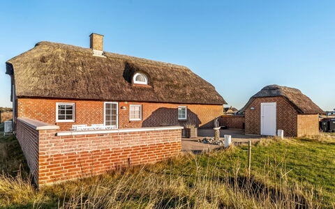Amber - 300M from the Sea: Huis, Dak, Huis, Verblijf, Schuur, Garden Gebouwen, Siding, Werf, Blokhut, Hut