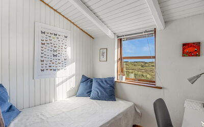 Sigbritt - 750M from the Sea