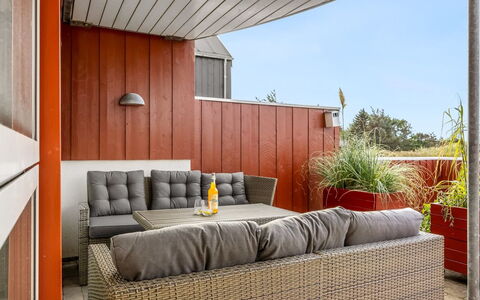 Janik - 700M from the Sea: Meubilair, Hout, Interieur Ontwerp, Flooring, Verdieping, Stoel, Kamer, Plafond, Woonkamer, Appartement
