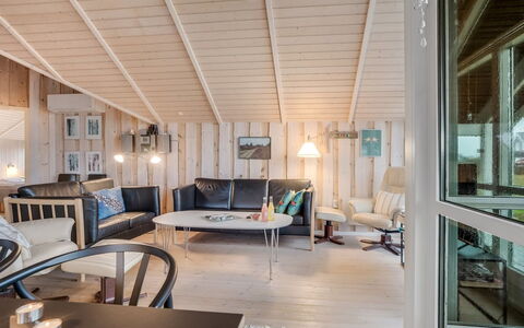 Bryngeir - 100M from the Sea: Blauw, Verblijf, Huis, Huis, Boerderij, Landgoed, Siding
