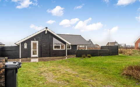 Bryngeir - 100M from the Sea: Blauw, Verblijf, Huis, Huis, Boerderij, Landgoed, Siding