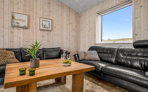 Gillis - 1Km from the Sea: Flooring, Hout, Interieur Ontwerp, Plafond, Verdieping, Meubilair, Houten Vloer, Kamer, Verlichting, Woonkamer