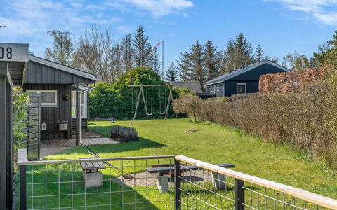 Detlef - 400M from the Sea: Verblijf, Backyard, Werf, Garden Gebouwen, Schuur, Siding, Buitenmeubels, Blokhut, Outdoor Structuur, Keet
