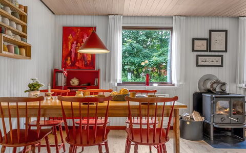 Wenche - 840M from the Sea: Meubilair, Interieur Ontwerp, Hout, Flooring, Tafel, Plafond, Lichte Inrichting, Verlichting, Eetkamer, Stoel