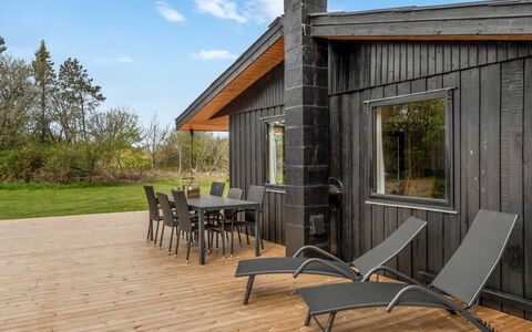 Wenche - 840M from the Sea: Meubilair, Interieur Ontwerp, Hout, Plafond, Flooring, Verdieping, Houten Vloer, Keuken En Eettafel, Tafel, Lichte Inrichting