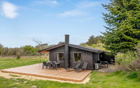Wenche - 840M from the Sea: Meubilair, Interieur Ontwerp, Hout, Plafond, Flooring, Verdieping, Houten Vloer, Keuken En Eettafel, Tafel, Lichte Inrichting