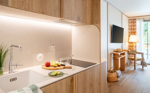 Arcachon 602: Interieur Ontwerp, Hout, Flooring, Meubilair, Countertop, Keuken, Verdieping, Appartement, Kamer, Plafond