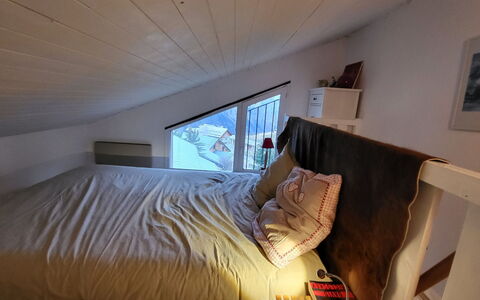 Balcons de Venosc: Meubilair, Slaapkamer, Interieur Ontwerp, Verdieping, Laken, Bed, Flooring, Hout, Bedding, Linens