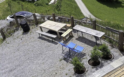 Aschau im Zillertal 675: Meubilair, Buitenmeubels, Tafel, Buitentafel, Stoel, Picknicktafel, Tuin, Schaduw, Backyard, Bank