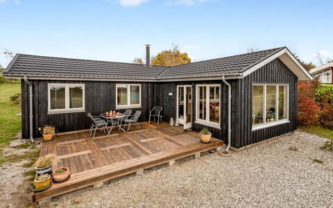 Benite - 600M from the Sea: Verblijf, Backyard, Werf, Garden Gebouwen, Schuur, Siding, Buitenmeubels, Blokhut, Outdoor Structuur, Keet
