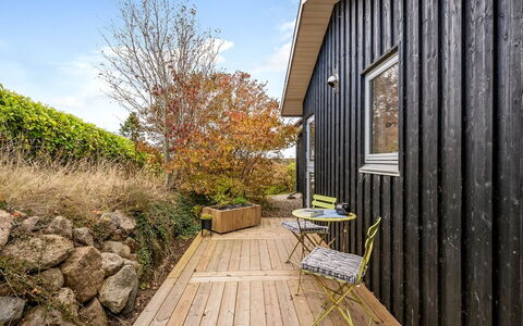 Benite - 600M from the Sea: Verblijf, Backyard, Werf, Garden Gebouwen, Schuur, Siding, Buitenmeubels, Blokhut, Outdoor Structuur, Keet
