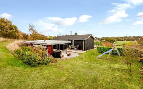 Benite - 600M from the Sea: Verblijf, Backyard, Werf, Garden Gebouwen, Schuur, Siding, Buitenmeubels, Blokhut, Outdoor Structuur, Keet