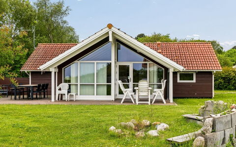 Terne - 90M from the Sea: Verblijf, Backyard, Werf, Garden Gebouwen, Schuur, Siding, Buitenmeubels, Blokhut, Outdoor Structuur, Keet