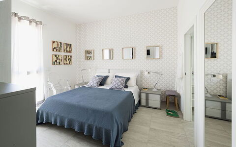 Timo: Interieur Ontwerp, Flooring, Verdieping, Meubilair, Muur, Slaapkamer, Plafond, Hout, Kamer, Bed