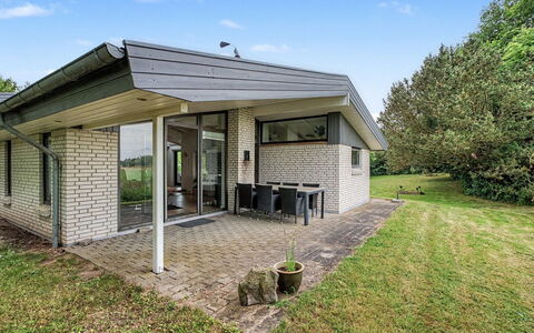 Sigbrit - 100M from the Sea: Dak, Huis, Huis, Verblijf, Siding, Landgoed, Oprit, Garden Gebouwen, Werf, Schuur