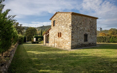 La Casina Honeymoon Cottage, Badia Agnano: Gras, Huis, Struik, Huis, Land Lot, Verblijf, Boerderij, Landelijk Gebied, Landgoed, Tuin