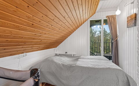 Gia - 500M from the Sea: Dak, Huis, Huis, Verblijf, Deur, Siding, Dek, Veranda, Plank, Hardwood