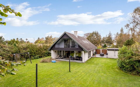 Gia - 500M from the Sea: Dak, Huis, Huis, Verblijf, Deur, Siding, Dek, Veranda, Plank, Hardwood