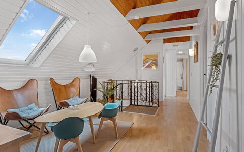 Gia - 500M from the Sea: Dak, Huis, Huis, Verblijf, Deur, Siding, Dek, Veranda, Plank, Hardwood