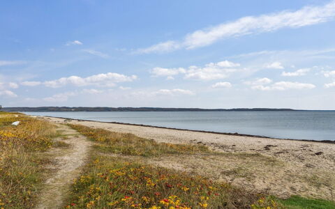 Elle - 175M from the Sea: Lucht, Blauw, Water, Zwemwater, Watervoorraden, Natuurlijke Omgeving, Kust, Horizon, Kust En Oceanic Landvormen, Strand