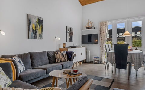 Benthe - 100M to the Fjord: Verblijf, Backyard, Werf, Garden Gebouwen, Schuur, Siding, Buitenmeubels, Blokhut, Outdoor Structuur, Keet