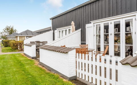 Benthe - 100M to the Fjord: Verblijf, Backyard, Werf, Garden Gebouwen, Schuur, Siding, Buitenmeubels, Blokhut, Outdoor Structuur, Keet