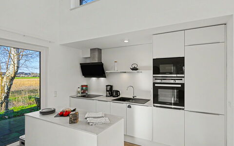 Wolkenfrei: Keuken, Countertop, Toestel Van De Keuken, Flooring, Interieur Ontwerp, Cabinetry, Major Appliance, Plafond, Huishoudapparatuur, Fornuis