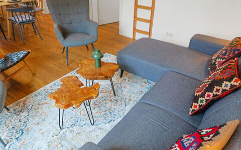 Abendrot: Meubilair, Flooring, Interieur Ontwerp, Verdieping, Bankstel, Woonkamer, Hout, Kamer, Tafel, Huis