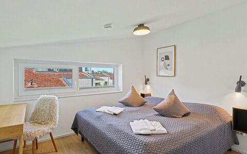 Seeufer Lodge: Bed, Meubilair, Slaapkamer, Interieur Ontwerp, Verdieping, Flooring, Plafond, Bedding, Laken, Kamer