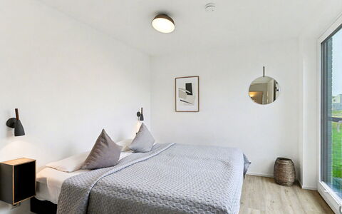 Paradiso: Bed, Interieur Ontwerp, Meubilair, Slaapkamer, Muur, Flooring, Verdieping, Plafond, Kamer, Hout