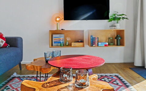 Lille Klit (325): Meubilair, Interieur Ontwerp, Hout, Woonkamer, Huis, Verlichting, Tafel, Flooring, Kamer, Verdieping