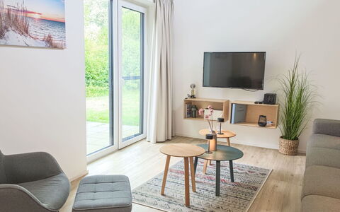 Strandnah 131 (Seenähe): Meubilair, Interieur Ontwerp, Flooring, Verdieping, Hout, Kamer, Woonkamer, Huis, Houten Vloer, Verlichting