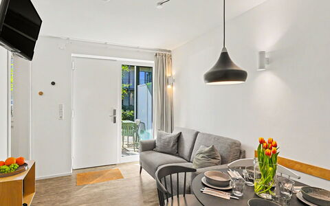 Seewind: Interieur Ontwerp, Meubilair, Flooring, Verdieping, Hout, Plafond, Kamer, Verlichting, Lichte Inrichting, Woonkamer