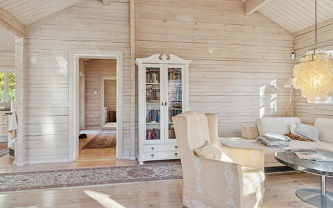 Fatiha - 800M from the Sea: Hout, Meubilair, Appartement, Kamer, Plafond, Beits, Stoel, Hardwood, Vernis, Timmerhout