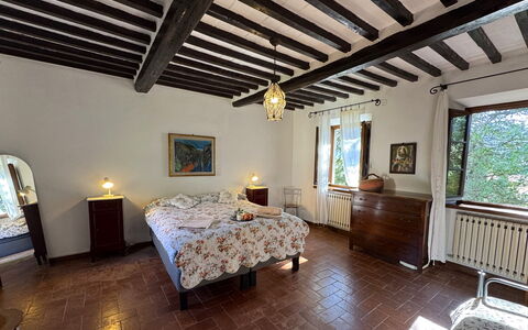 Allo Scoiattolo: Muur, Hout, Meubilair, Slaapkamer, Plafond, Kamer, Huis, Bed, Bed Frame, Bedding