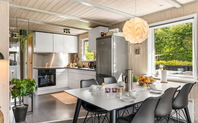 Vilhelm - 10Km from the Sea