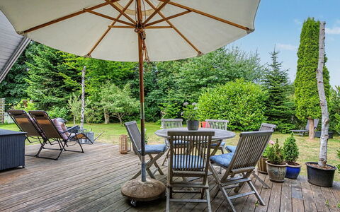 Lirim - 400M from the Sea: Verblijf, Backyard, Werf, Garden Gebouwen, Schuur, Siding, Buitenmeubels, Blokhut, Outdoor Structuur, Keet
