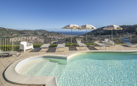 Villa Caroline, Private Pool and Seaview: Zwembad, Toevlucht, Badplaats, Eco Hotel, Hotel, Balkon, Buitenmeubels, Villa
